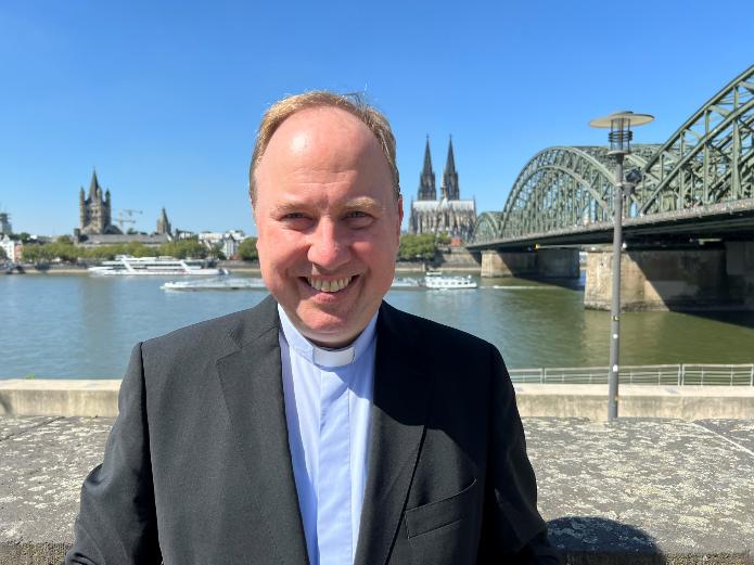 Kölns Stadtdechant Msgr. Robert Kleine freut sich auf seine dritte Amtszeit. Foto: © Elvis Katticaren/Stadtdekanat Köln